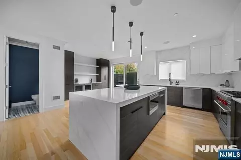 Entry Way - 779 Paramus Rd #2, Paramus, NJ 07652 photo 5 of 7