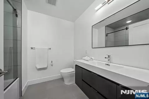 Bath - 779 Paramus Rd #2, Paramus, NJ 07652 photo 5 of 5