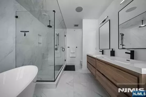 Bath - 779 Paramus Rd #2, Paramus, NJ 07652 photo 3 of 5