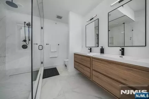 Bath - 779 Paramus Rd #2, Paramus, NJ 07652 photo 4 of 5