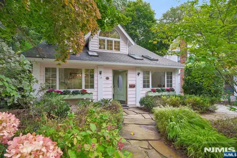 15 Patton Pl, Montclair, NJ 07043