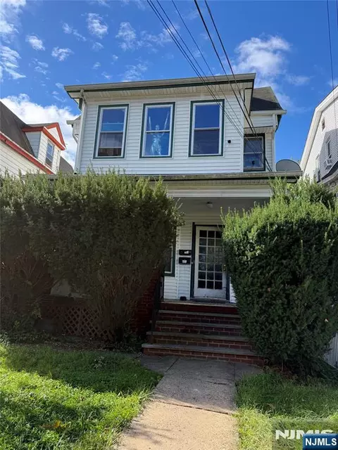 50 Mapes Ave, Newark, NJ 07112