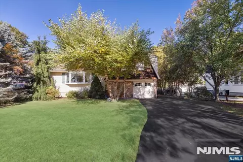 230 Washington Ave, Westwood, NJ 07675