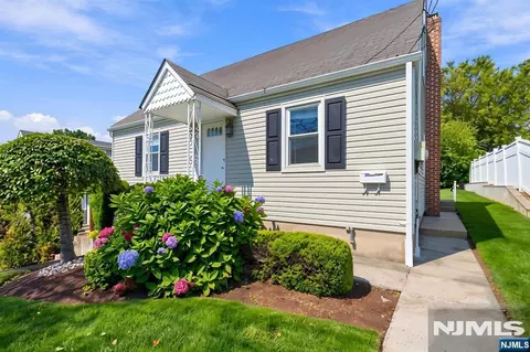 164 Arlington Blvd, North Arlington, NJ 07031