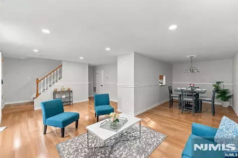 26 Rutgers Dr, Newark, NJ 07103