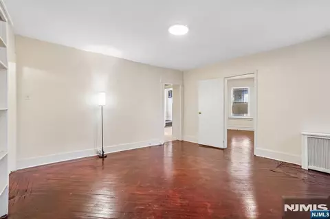 Living - 14-16 Scheerer, Newark, NJ 07112 photo 5 of 6