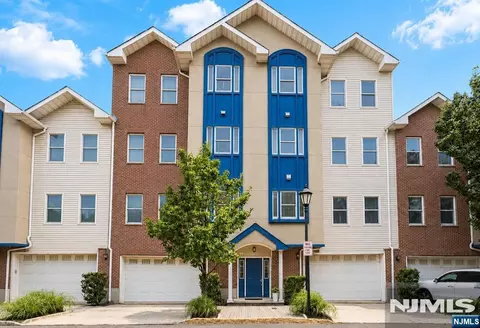 620 38th St #205, Union City, NJ 07087