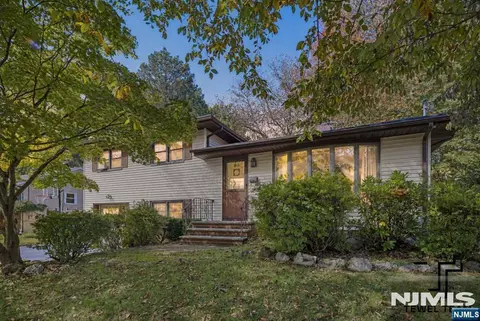 60 Otoole St, Westwood, NJ 07675