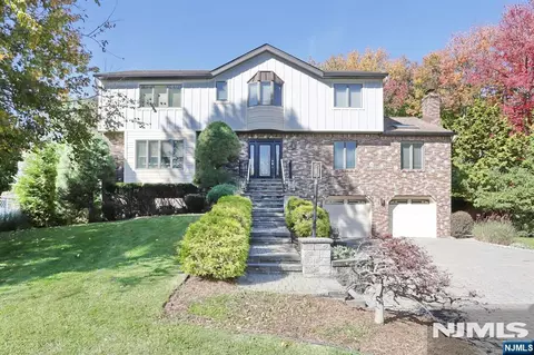 29 Fox Hollow Rd, Ramsey, NJ 07446