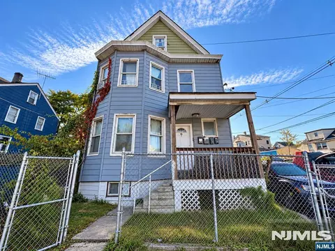 86-88 8th St, Paterson, NJ 07522