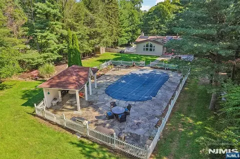 68 Lake St, Saddle River, NJ 07458 photo 4