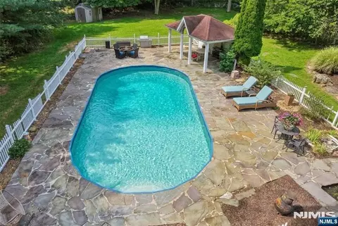 68 Lake St, Saddle River, NJ 07458 photo 8
