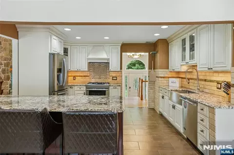 68 Lake St, Saddle River, NJ 07458 photo 27
