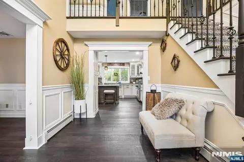Entry Way - 75 Harmer Ter, Wayne, NJ 07470 photo 4 of 7