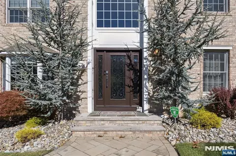 Entry Way - 75 Harmer Ter, Wayne, NJ 07470 photo 1 of 7