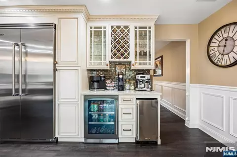 Kitchen - 75 Harmer Ter, Wayne, NJ 07470 photo 4 of 4