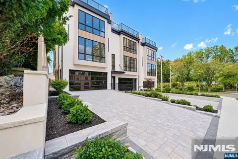 474 Palisades Blvd, Fort Lee, NJ 07024