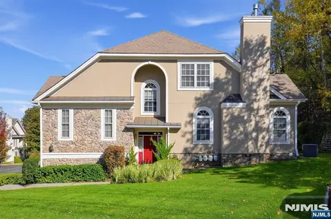 2 Ardsley Ct, Denville, NJ 07834