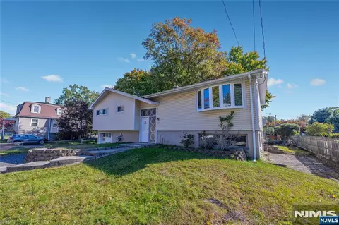 208 Washington St, Northvale, NJ 07647