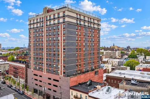 809 22nd St #708, Union City, NJ 07087