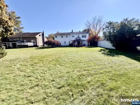 Exterior - 41 Mohawk Dr, Springfield, NJ 07081 photo 2 of 5