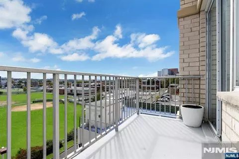 Exterior - 160 Overlook #4C, Hackensack, NJ 07601 photo 2 of 4