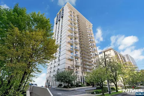 Exterior - 160 Overlook #4C, Hackensack, NJ 07601 photo 4 of 4