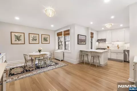 1000 Hudson St #204, Hoboken, NJ 07030