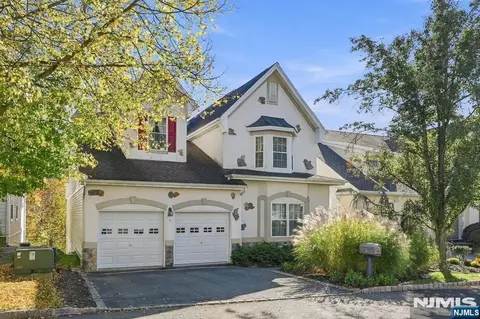6 Boulder Run, Oakland, NJ 07436