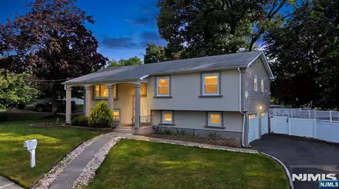66 Lockwood Pl, Clifton, NJ 07012