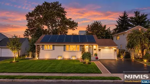 10 Homestead Rd, Elmwood Park, NJ 07407