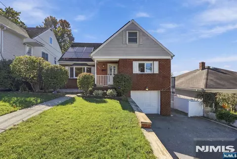 598 Elm Ave, Ridgefield, NJ 07657