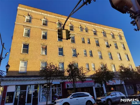1614 Summit Ave #203, Union City, NJ 07087