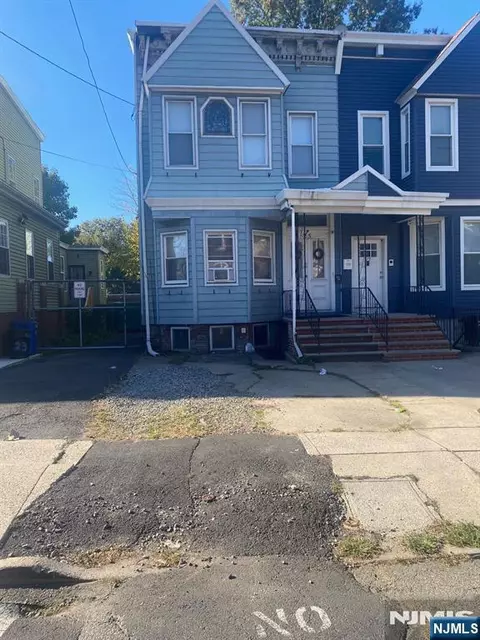 25 Boyd Ave, Jersey City, NJ 07304