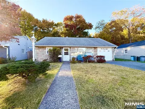 198 Howard Ave, Rochelle Park, NJ 07662