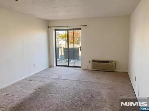 Living - 5 Linden St #4I, Hackensack, NJ 07601 photo 2 of 2