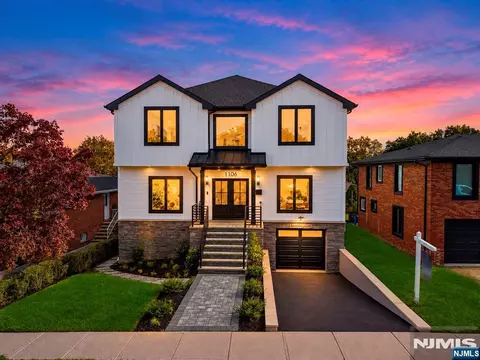 1106 Keswick Pl, Fort Lee, NJ 07024