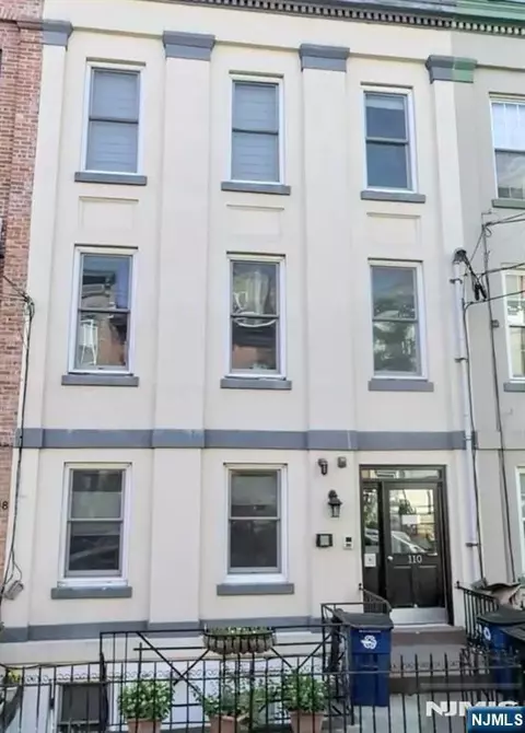 110 Bloomfield St #3, Hoboken, NJ 07030