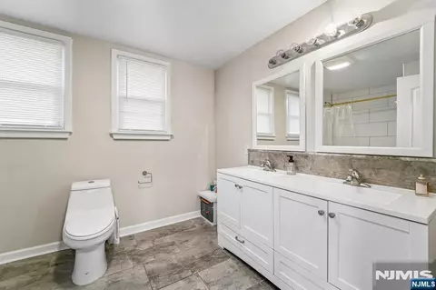 Bath - 12 Shore Rd, Wayne, NJ 07470 photo 3 of 4