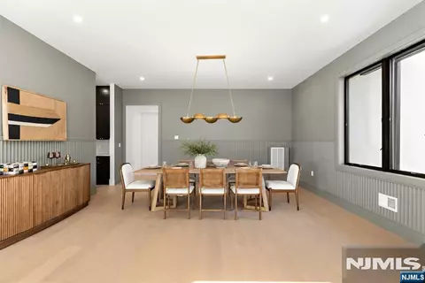 Dining - 113 W Midland Ave, Paramus, NJ 07652 photo 1 of 2