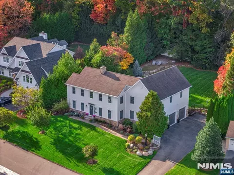 313 W Stevens Ave, Wyckoff, NJ 07481