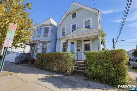 114 S 7th St, Harrison, NJ 07029