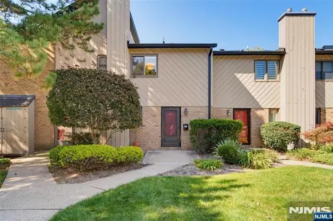 2161 Ellery Ave, Fort Lee, NJ 07024