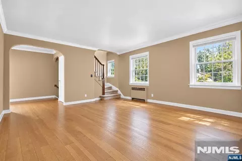 185 E Palisade Ave #D11B, Englewood, NJ 07631