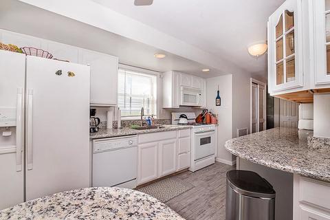1305 S Commonwealth Ave, Strathmere, NJ 08248 photo 5