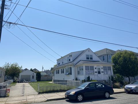 132 W Cresse Ave, Wildwood Crest, NJ 08260