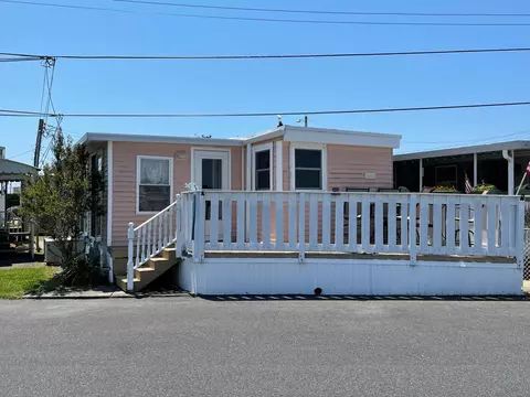4 Yerkes Ave, Wildwood, NJ 08260