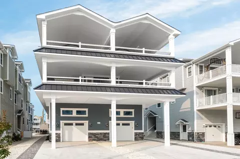 121 W 36th St #WEST, Sea Isle City, NJ 08243