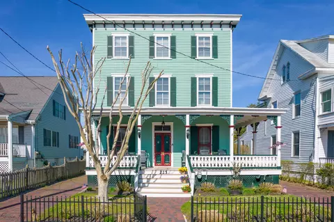 225 Grant St, Cape May, NJ 08204