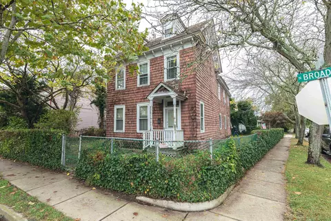 122 Broadway, West Cape May, NJ 08204
